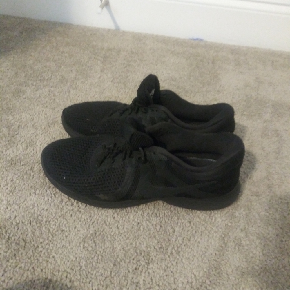 Nike big kid revolution 4 running shoes
